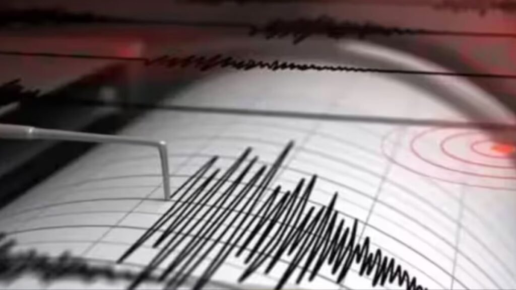 भूकंप-से-फिर-कांपी-धरती!-7.4-तीव्रता-के-earthquake-से-चिली-में-दहशत,-घरों-को-खाली-करने-और-सुनामी-का-अलर्ट
